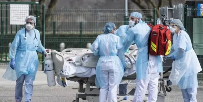 Franca regjistron mbi 22.000 raste të reja dhe 160 viktima nga COVID-19