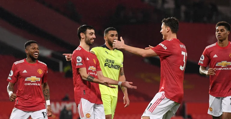 United triumfon ndaj Newcastle, vazhdon ndjekjen e kreut
