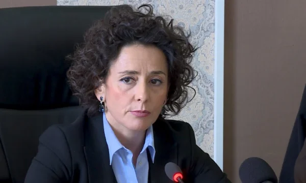 Hoxhiq votonte në zgjedhjet që i organizonte Serbia në Kosovë