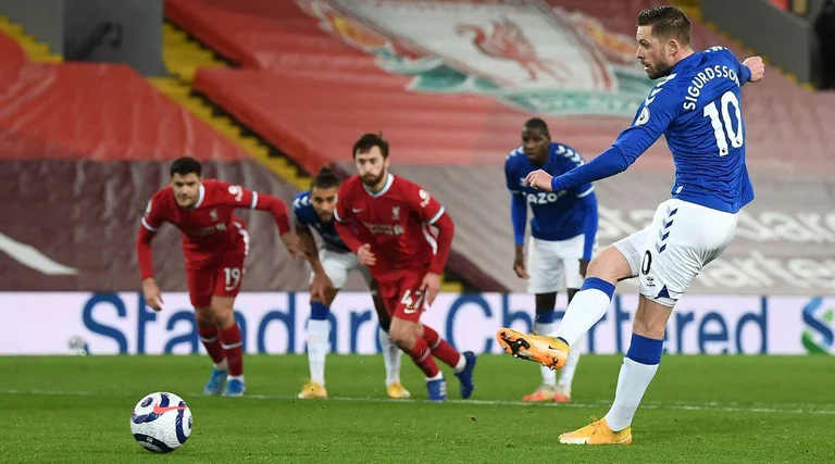 Pas 22 viteve, Evertoni shpartallon Liverpoolin në ‘Anfield’