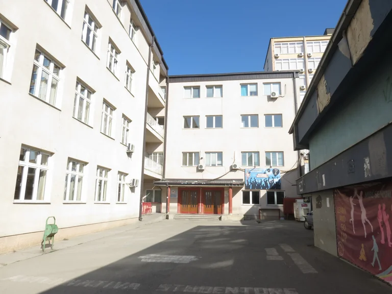 Reagon Fakulteti Juridik pas incidentit të Xhafer Tahirit dhe studentes