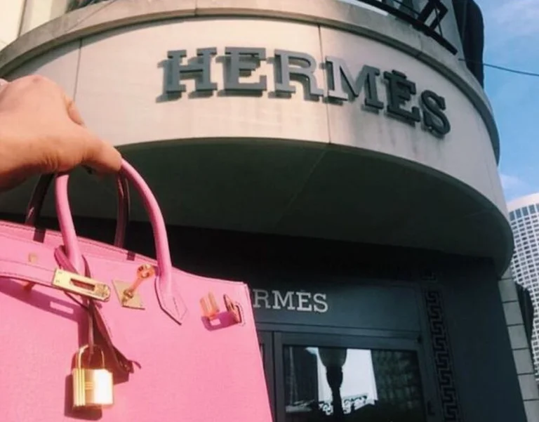Smart or crazy? These people tore the expensive Hermès Birkin bags to make these slippers