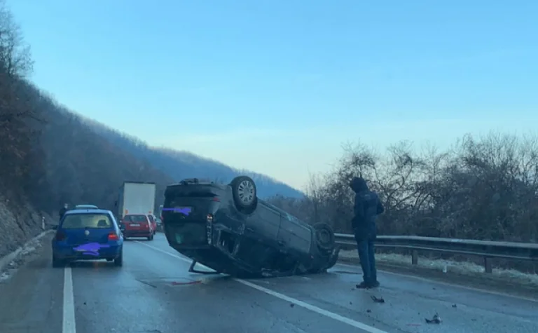 Deux personnes ont été blessées.