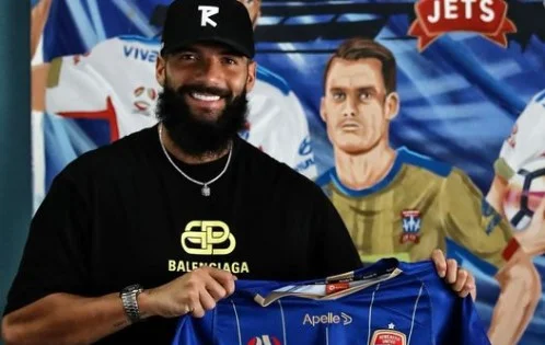 Liridon Krasniqi sort de quarantaine, présenté à l'équipe de Newcastle