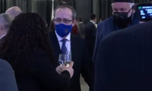 Vjosa Osmani and Avdullah Hoti call the glasses tonight