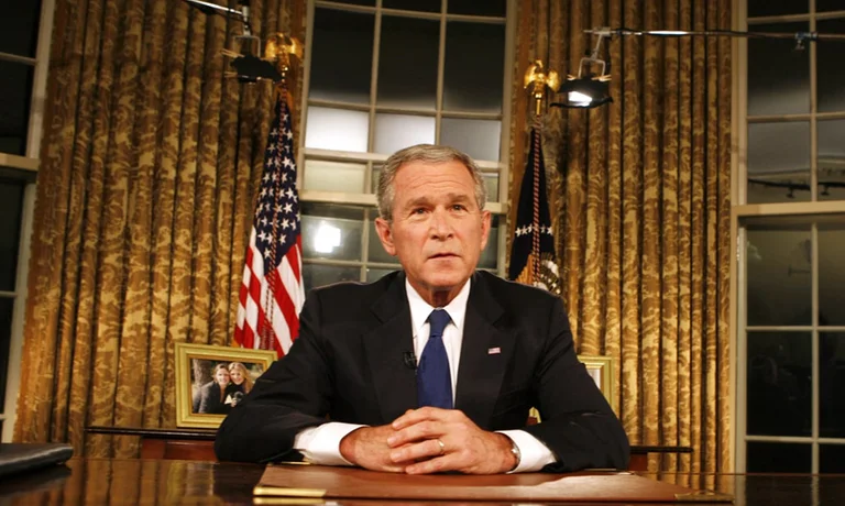 The moment President Bush had recognised Kosovo's independence in 2008 (Video)