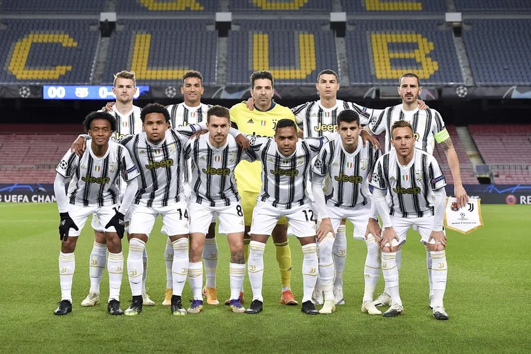 Porto-Juventus: These are possible formations.