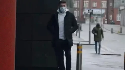 4 jours après le long - attendu Mac de Florian Mark: le boxeur albanais arrive à Wimbledon