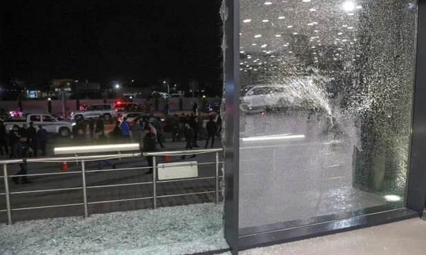 Granizo de misiles contra la base aérea americana, donde hay muchos Kosovars