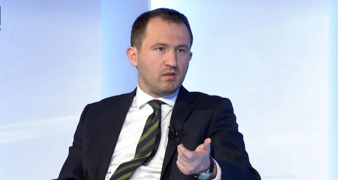 Krasniqi-Gravall: I think you've changed more than Kurt.