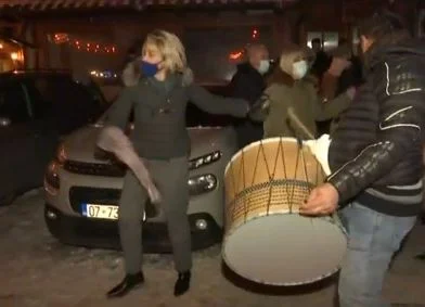 Kusari-Lila puts the night in the snow, celebrates the dance (Photo)