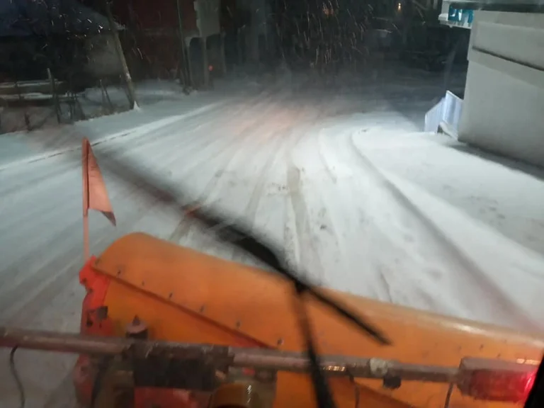 Great amount of snow on Pristina streets reacts Shpend Ahmeti