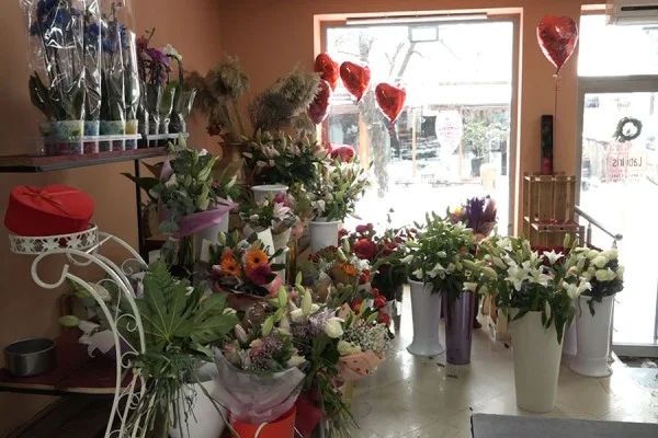 Elections left Valentine's Day in the shadows, florists: Less Sales Than Past Years