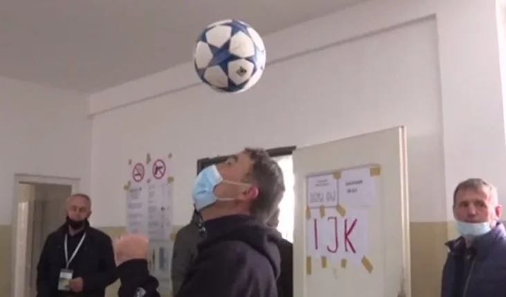 With balls on the head of the move: Agim Agush votes