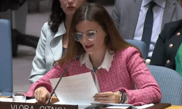 Vlora Citaku vient aux urnes, a un message pour les citoyens du Kosovo