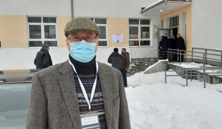 British Ambassador to Pec: I'm glad that despite the snow, many people are going to the polls