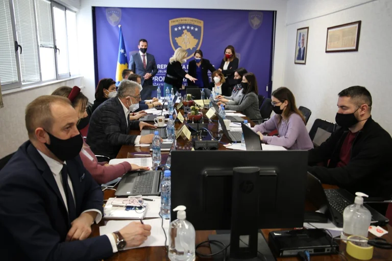 Representatives of the American Embassy visit the operating room for elections