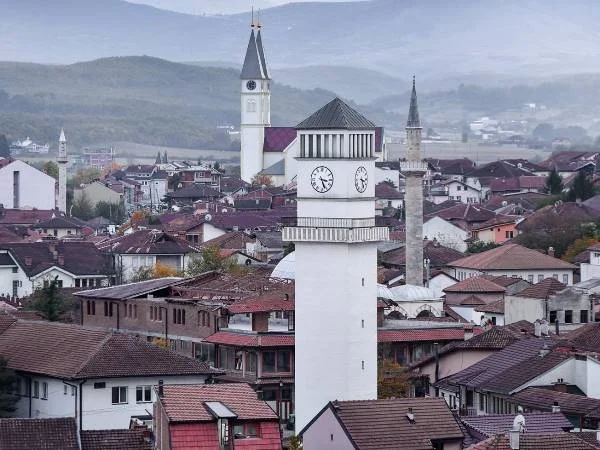 Die Abstimmung über Gjakova beginnt 30 Minuten später