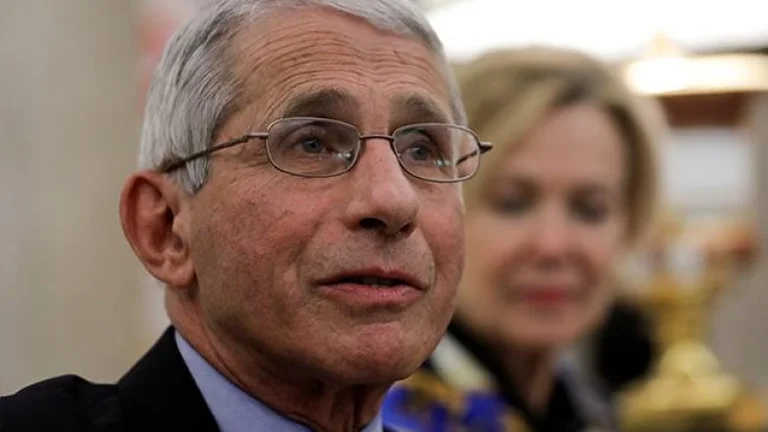 Prompt Fauci: E' quanti mesi indosseremo delle maschere.