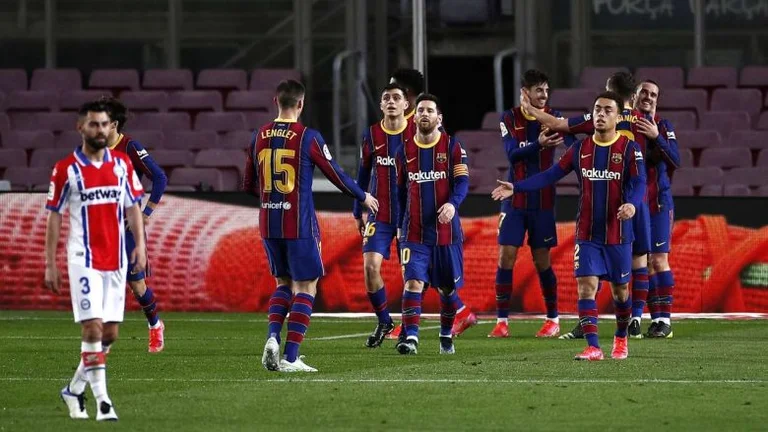 The Barcelona of Alaves, Messy distributes imagination in the field with two superheroes