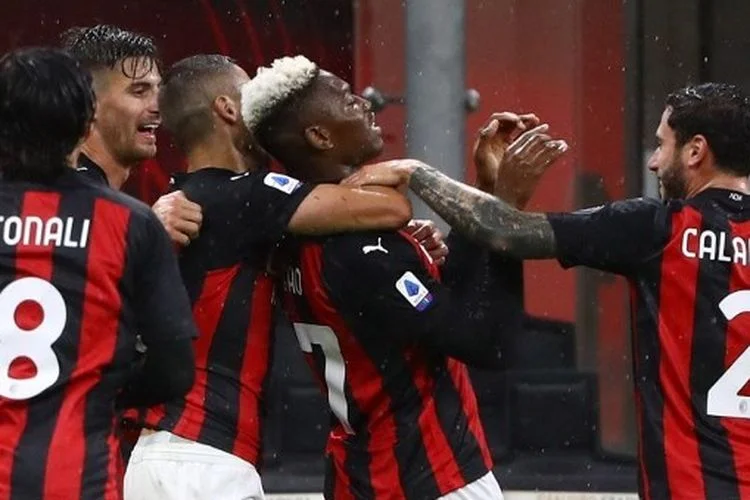 Spésia-Milan: These are official formations.
