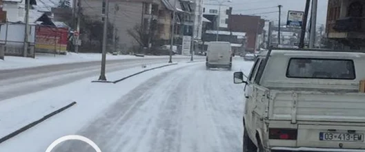 Schnee in Pec macht Straßen schwierig