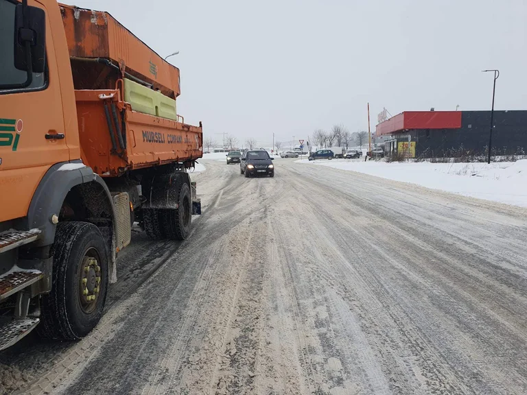 Il comune di Ferizaj mostra lo stato delle strade dopo le piogge recenti