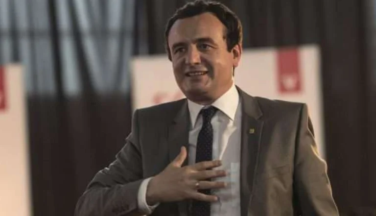 VV rompe il silenzio elettorale, Albin Kurti rally tra Pristina