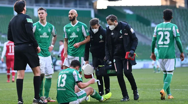 Rasica jugó 90 minutos en el sorteo de Werder con Fraiburg hoy, esa es su nota.