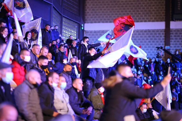 Haradinaj poderoso apoyo en el cerro de Pristina