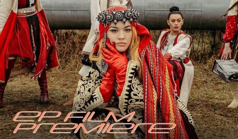 Rita Ora publie la première fois de la chanson éBang Us de (FOTO)