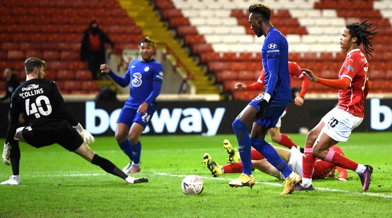 Chelsea se mueve a los cuartos de final de la Copa FA con mucho esfuerzo
