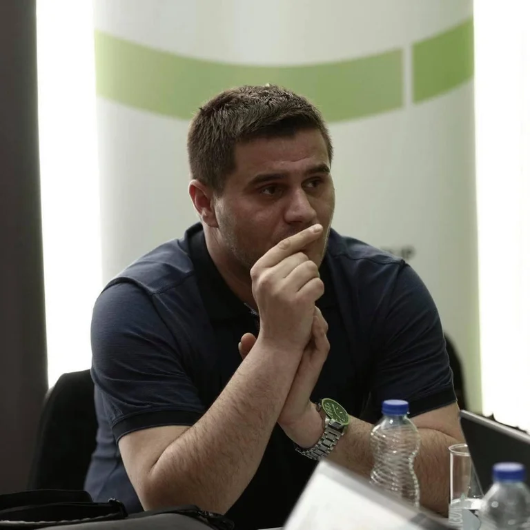 Oluri: Deshalb ist Haradinaj besser für den Präsidenten als Vjosa Osmani