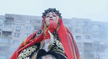 Rita Ora publie la première fois de la chanson éBang Us de (FOTO)