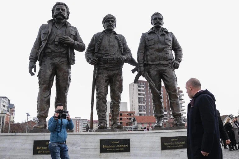 Haradinaj in Drenas honours heroes: Their subliature sacrifice is the foundation of freedom