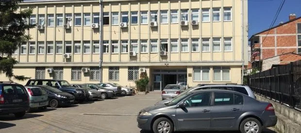 Il a menacé les membres de sa famille d'influencer l'alcool, de se rendre en prison pendant 15 jours.