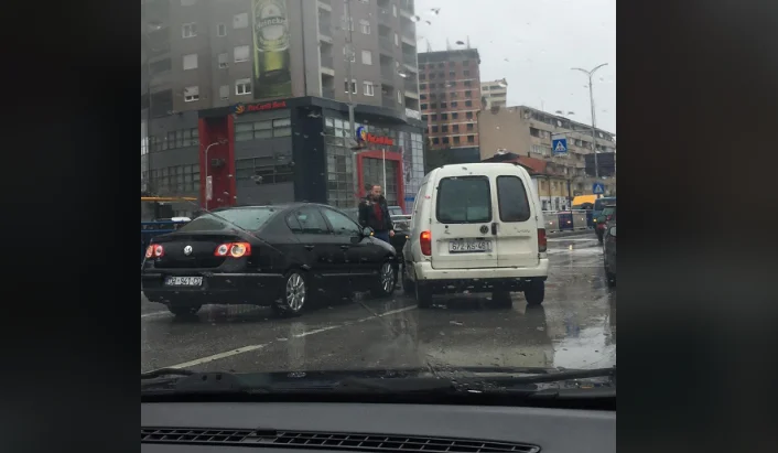 Two cars accident in Pristina (Photo)