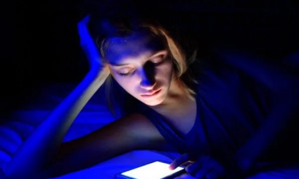 Sleeplessness and other problems that screen light causes in your health