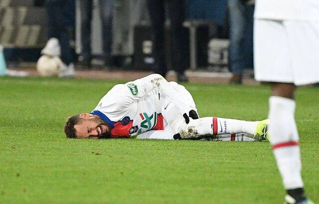 Neymar est blessé cinq jours avant le match de Barcelone.