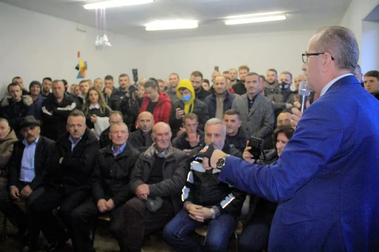 Bekim Haxhiu: I miei compagni di villaggio hanno promesso il loro voto sarebbe stato per PDK come erede principale di KLA
