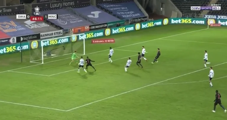 When you try to play with the doorman against Man City you get it wrong, Swansee gets two goals in three minutes.