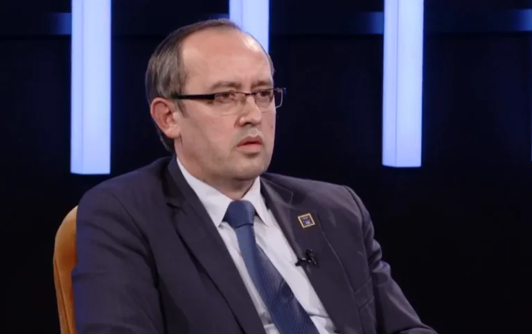 Hoti compara la propaganda y el fraude de Kurti con la de Vucciki