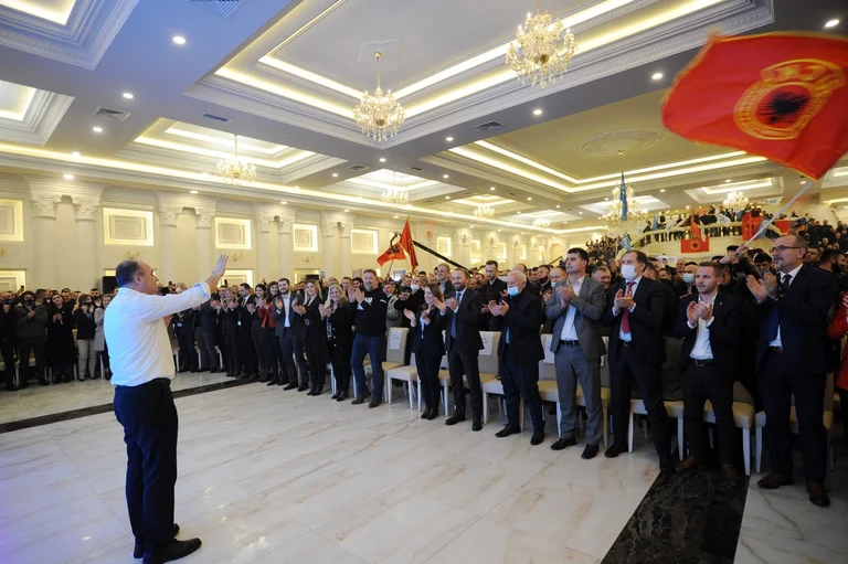 Hoxhaj in Skenderaj: Voted PDK number 134, say no to those coming with special units in Drenica.