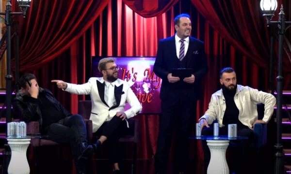 De graves insultes et insultes sont publiées par les conversations de Kika avec Valon Maloch