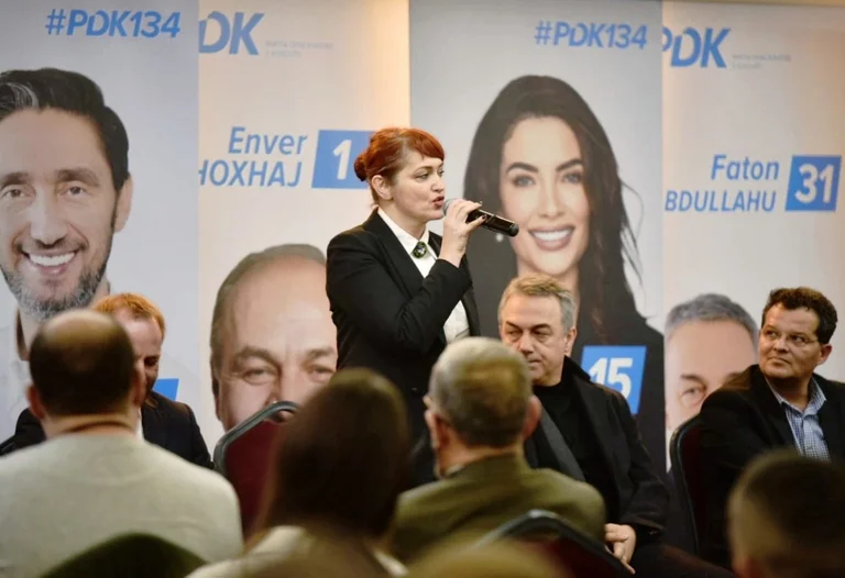 Hoxha visite les quartiers de Pristina, reçoit un soutien pour le plan de relèvement