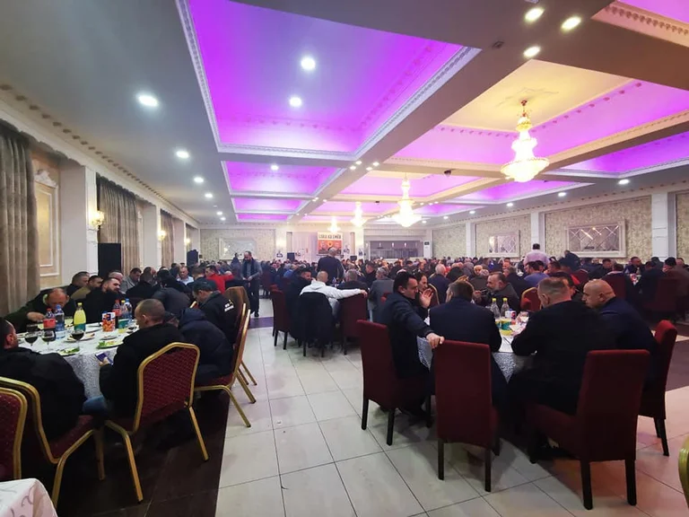 Haxhiu dines with martyrs' families, disabled and KLA veterans