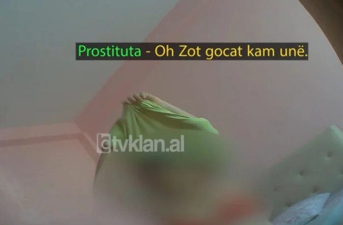 Vidéo/ La prostituée offre sa fille et son amie cinq mille dollars