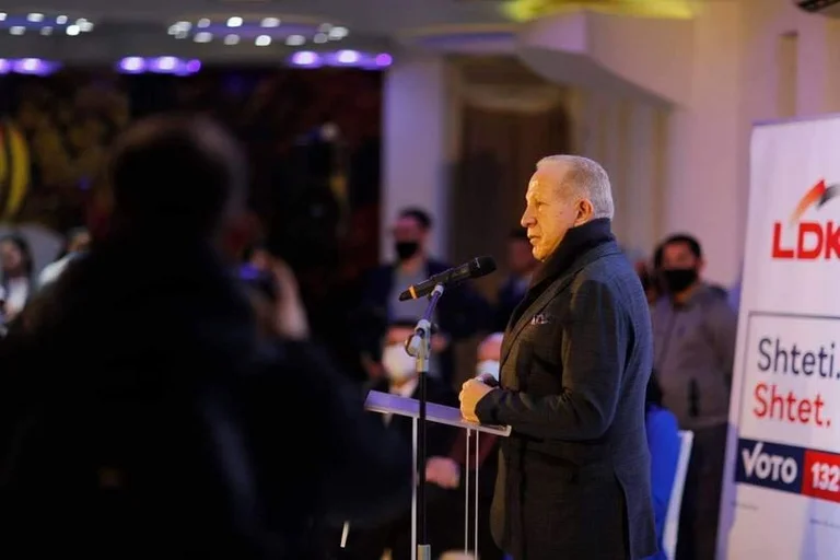 Pacolli : N'éduquons pas les jeunes avec une culture de charité, mais avec une culture entrepreneuriale