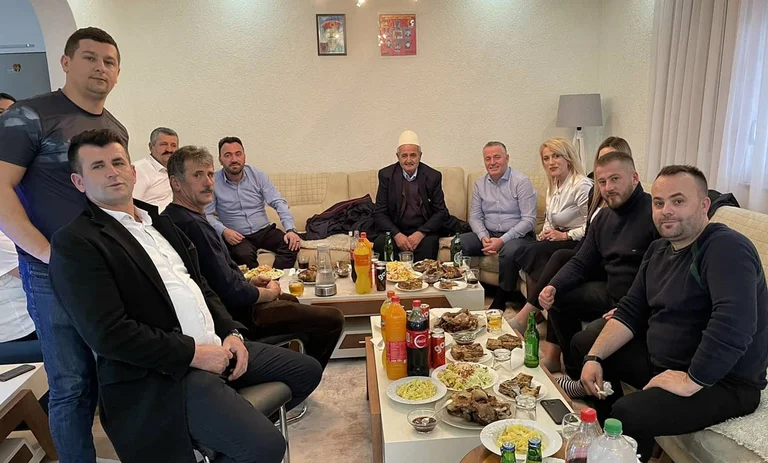 Izmaque en la familia del héroe Halim Ahmetaj: Seré tu voz en la Asamblea de Kosovo