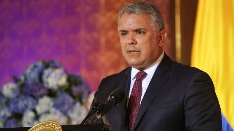 5 Millionen venezolanische Blätter Hugo Chavez's System: Kolumbien gibt Briefe an 1 Million von ihnen